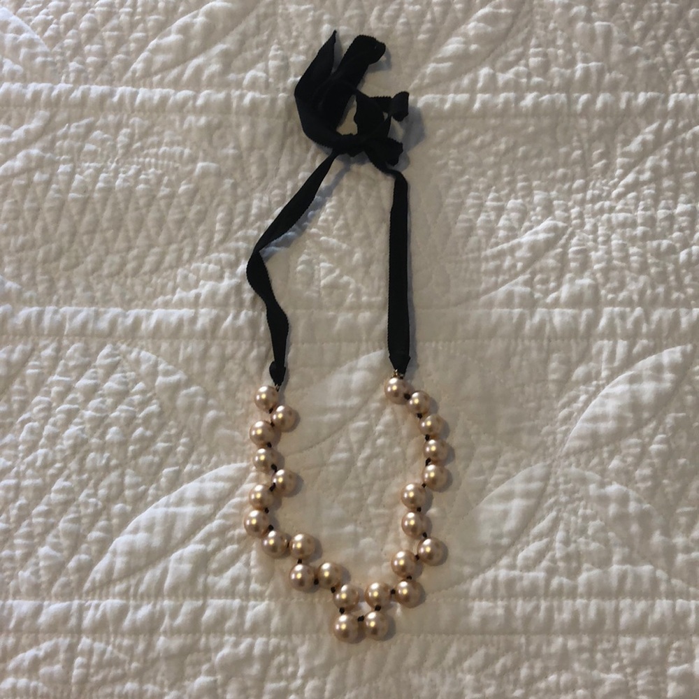 Classic J. Crew pink pearl necklace